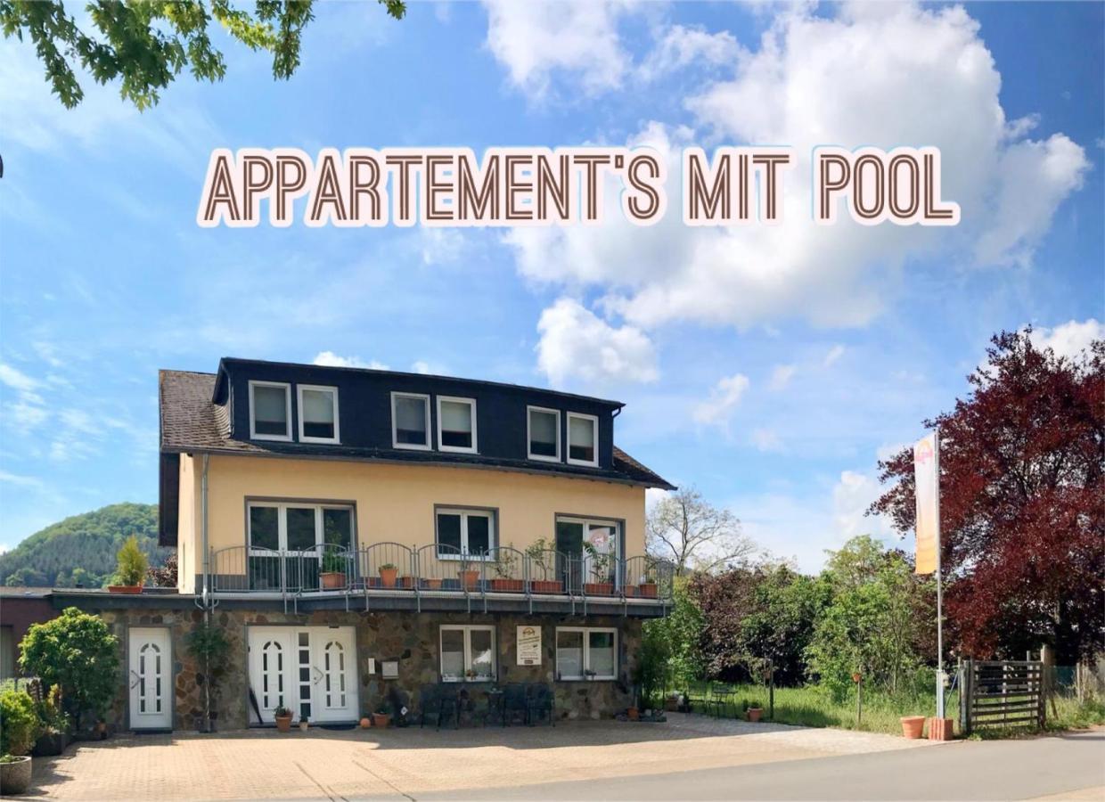 Residenz Moselzauber - Ferienwohnungen Mit Pool Landschaft Ернст Екстериор снимка